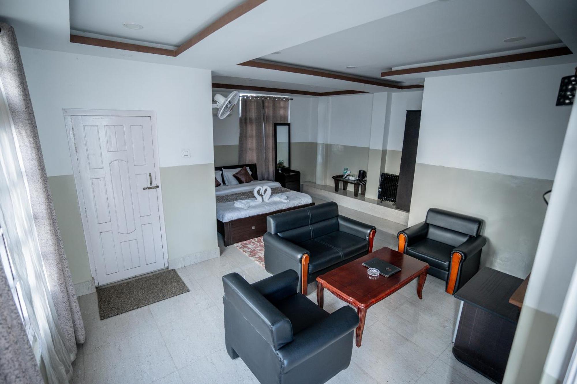 2K Hotel Kohima Eksteriør bilde