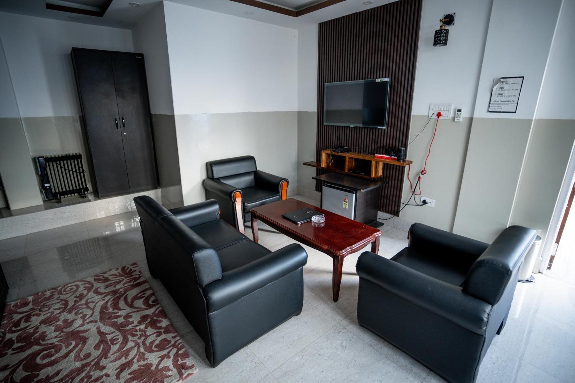 2K Hotel Kohima Eksteriør bilde