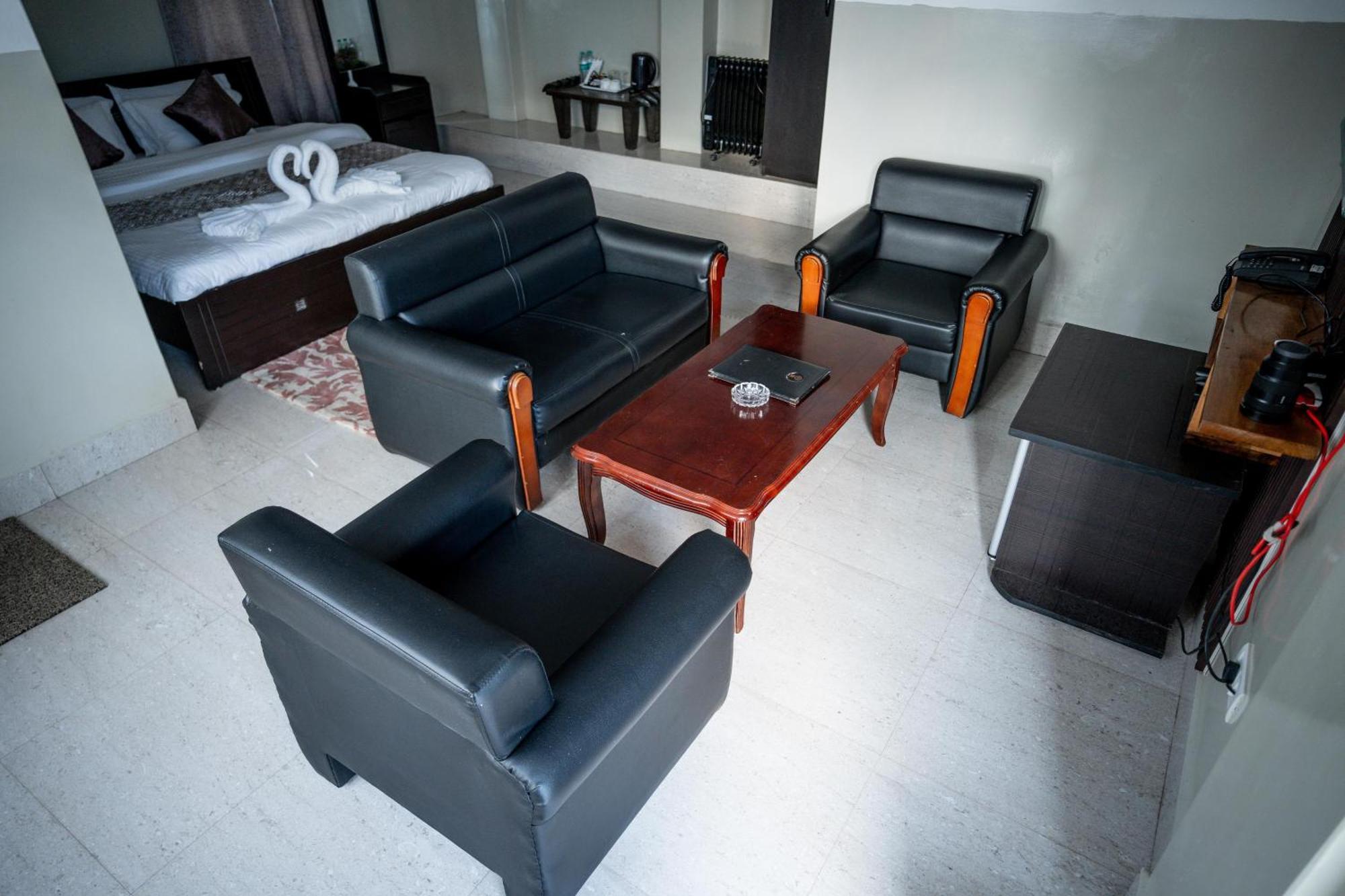 2K Hotel Kohima Eksteriør bilde
